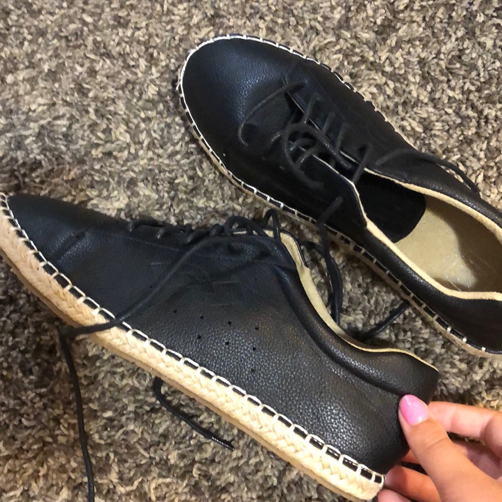 Maker’s black shoes
